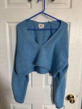 BDG Dusty Blue V-Neck Cropped Sweater